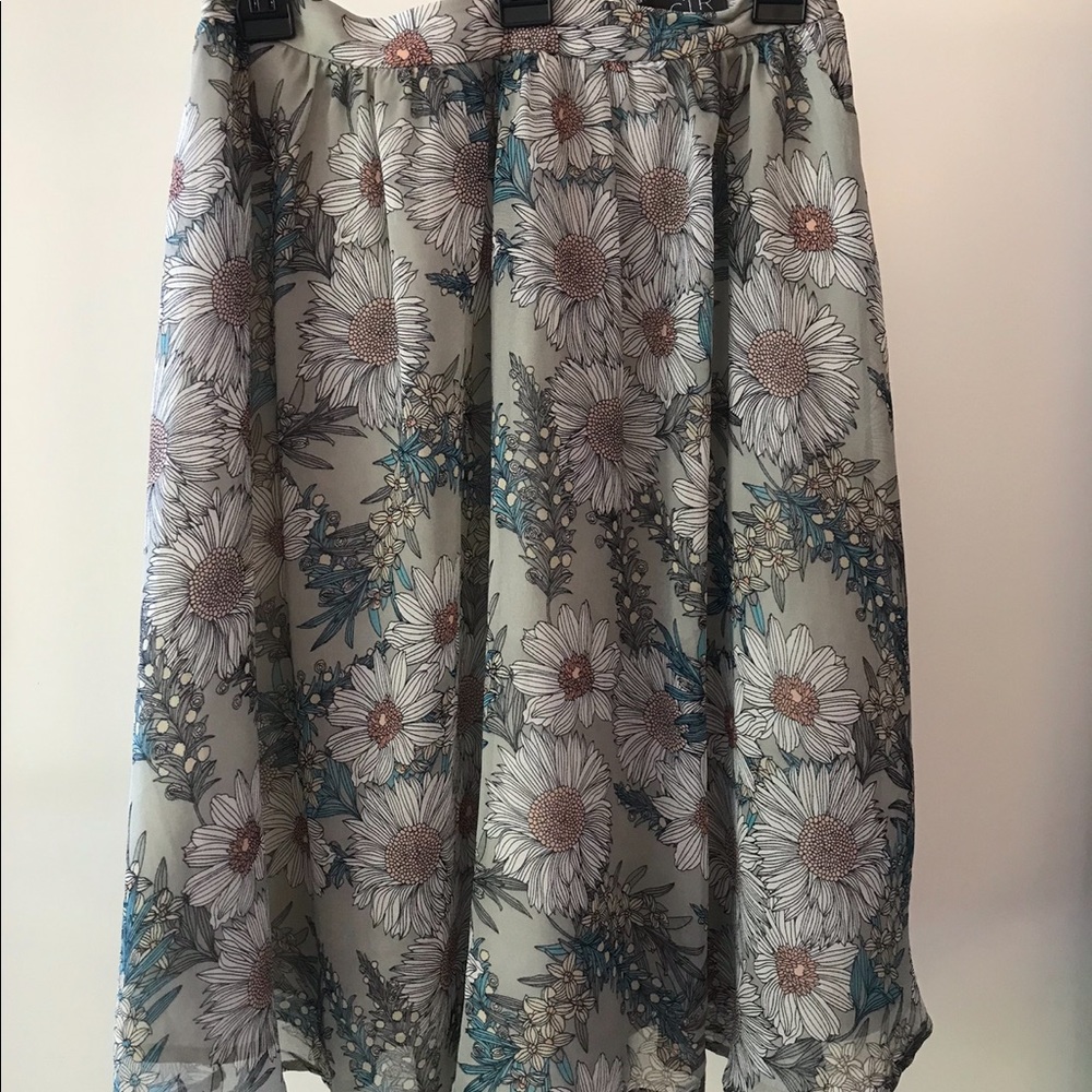 ASTR: Floral skirt